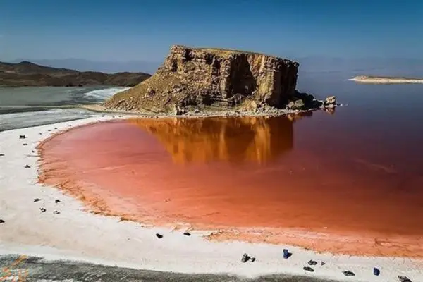 برداشت لیتیوم از دریاچه ارومیه