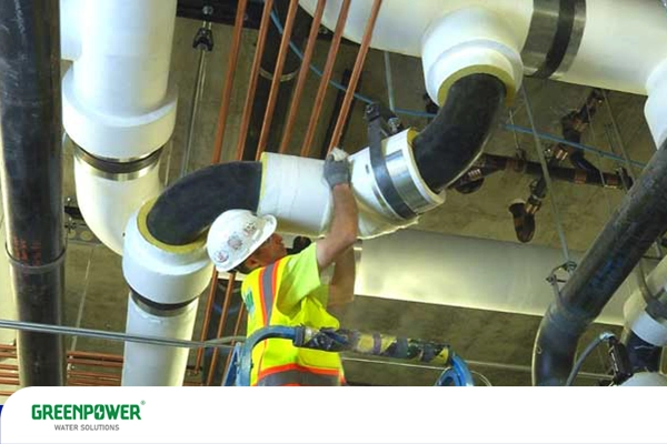 افزایش راندمان چیلر افزایش راندمان چیلر عایق کاری لوله های چیلر که باعث افزایش راندمان چیلر میشود.