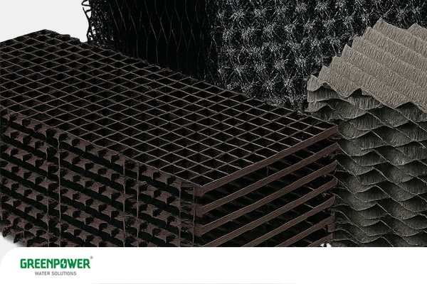 انواع پکینگ برج های خنک کننده در این تصویر نشان داده شده است.