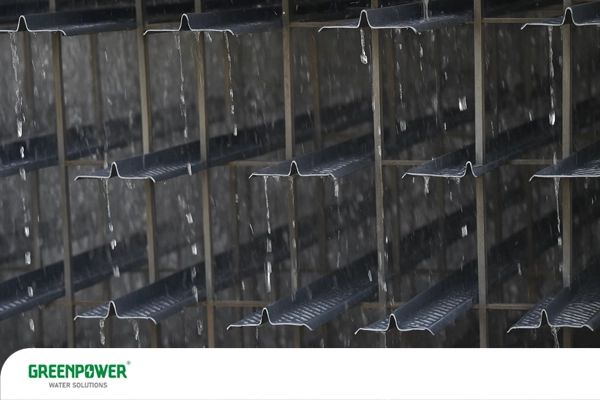 یکی از انواع پکینگ‌های برج خنک کننده، پکینگ اسپلش است که در تصویر نشان داده شده است.