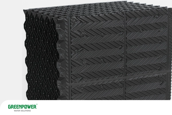 یکی از انواع پکینگ‌های برج خنک کننده، پکینگ فیلمی است که در تصویر نشان داده شده است.