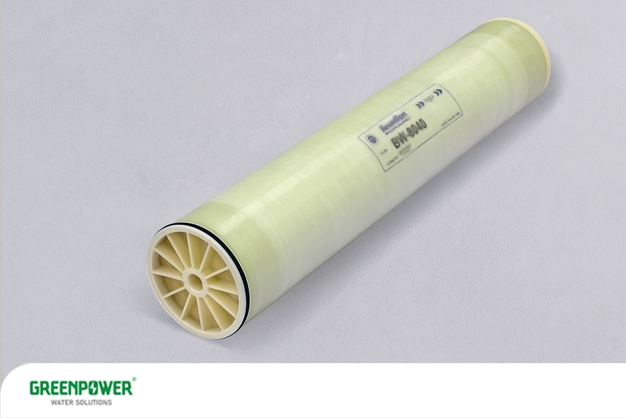 ممبران اسمز معکوس صنعتی، یکی از انواع فیلتر تصفیه آب صنعتی برای حذف املاح محلول و کاهش TDS آب