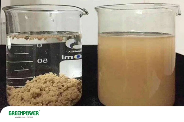 تصویر مقایسه قبل و بعد از استفاده کلروفریک در تصفیه آب