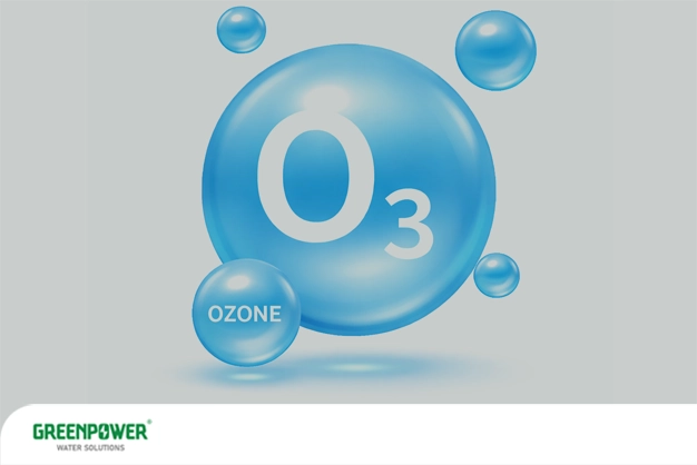 ازن در تصفیه آب ازن در تصفیه آب نمای گرافیکی از مولکول گاز ازن (O₃) بهصورت حبابهای آبی، نشاندهنده نقش ازن در تصفیه آب، ضدعفونی، حذف باکتریها و بهبود کیفیت آب در سیستمهای تصفیه