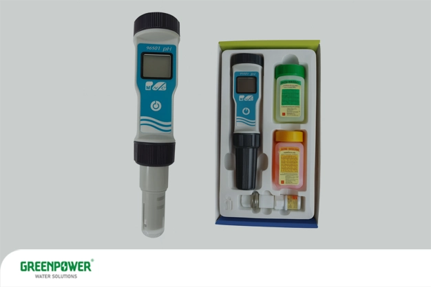 کنترل ph در تصفیه آب صنعتی کنترل ph در تصفیه آب صنعتی تصویر دستگاه تست و اندازهگیری pH به همراه محلولهای کالیبراسیون و متعلقات، مورد استفاده در کنترل pH در تصفیه آب صنعتی برای سنجش دقیق اسیدیته و قلیائیت آب.