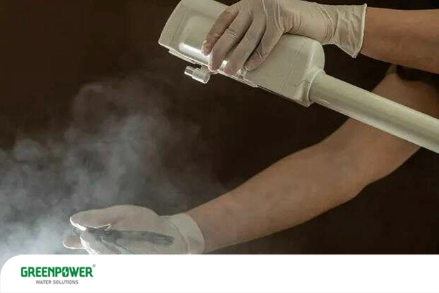 ازن در تصفیه آب ازن در تصفیه آب استفاده از دستگاه ازنساز برای ضدعفونی سطوح و تجهیزات، نمایش قدرت بالای گندزدایی و کاربرد ازن در تصفیه آب و فرآیندهای بهداشتی بدون استفاده از مواد شیمیایی