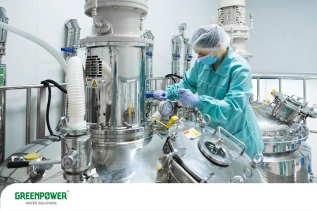 ازن در تصفیه آب ازن در تصفیه آب کارشناس در حال کار با تجهیزات استیل صنعتی در محیط بهداشتی، نشاندهنده کاربرد ازن در تصفیه آب و صنایع غذایی برای ضدعفونی خطوط تولید، افزایش ایمنی و حفظ کیفیت محصولات غذایی